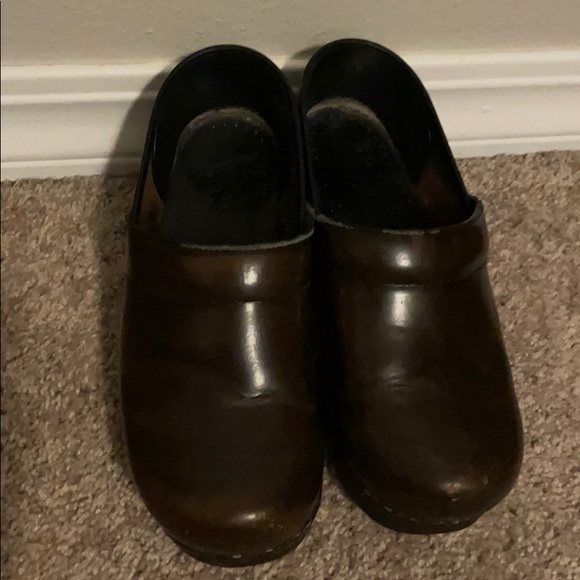 Dansko Clogs 38 wide - Picture 2 of 6